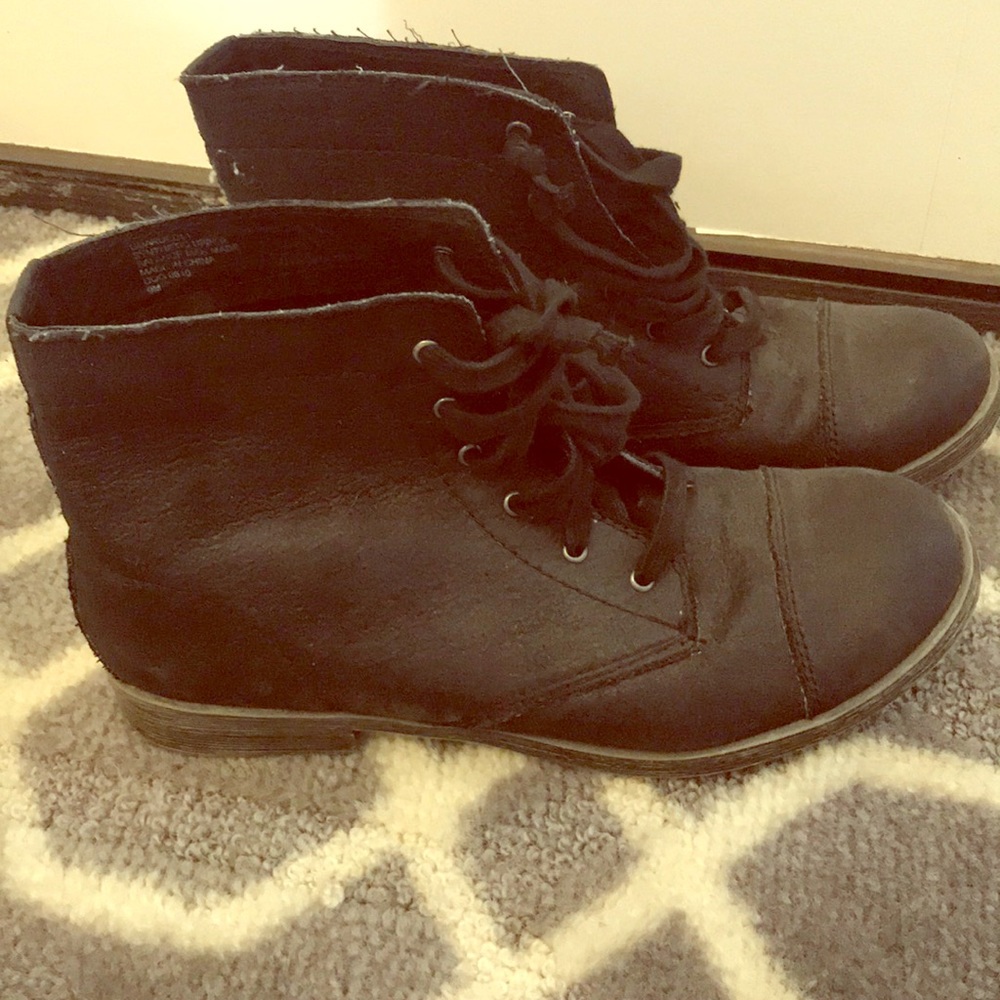Nine West black boots
